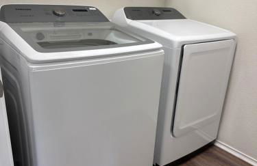 Perfect 4Bd with King Bed Vacation Home - Photo 34