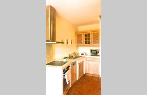 Apartamento en el Puerto de Sóller con gran terraza privada y vistas al mar. Piscina comunitaria. Localizado en un zona tranquila y muy soleada. Wifi gratis disponible. Parking. - Foto 11