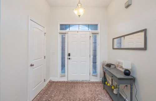 Cozy Retreat with Patio, Big Kitchen and Fishing Nearby - Foto 40