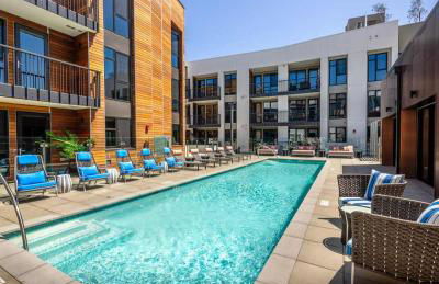 Luxury by the Beach with Pool, Gym, Game Room - Photo 29