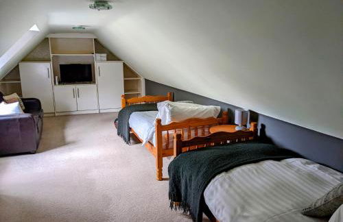 Huge 4 Bed Apt - Perfect Base to Explore The Borders - Foto 10