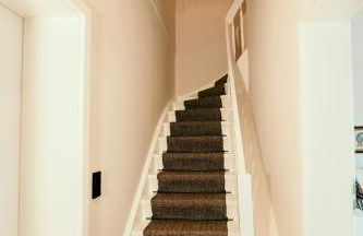 Renovated Semi-Detached House With Garden Views - Foto 18