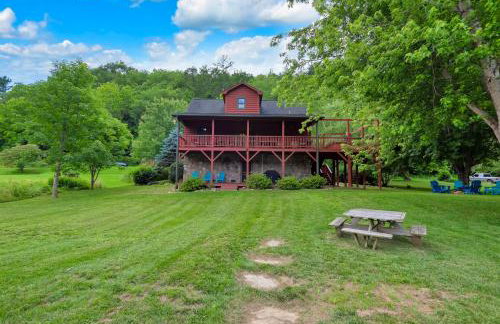 30 Mins to Boone, Fire Pit, Hot Tub, 3 porches, Dogs OK - Photo 34