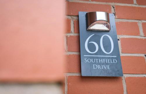 Westhoughton 3 Bedroom House - Free Parking - Photo 34