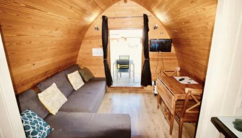 Boutique Hot Tub Pods near Newborough Forest - Foto 3