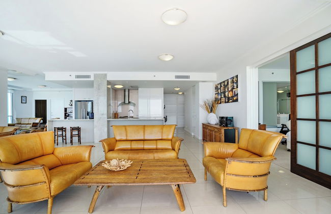 Reflection on the Sea - Foto 55