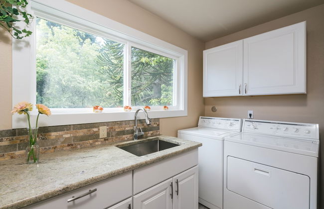 Anchor's Retreat by Avantstay Gorgeous Clift Top Views w/ Incredible Patio - Photo 10