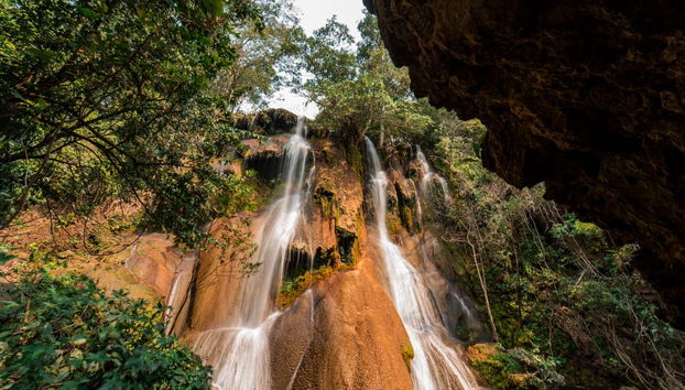 Contemplez les cascades de la rivière Mimoso