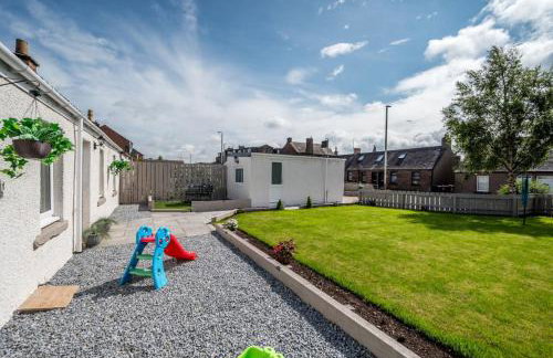 Charming Forfar House and Hot Tub - Foto 37