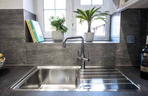 Cosy 4-Bedroom Apartment next to Borough - Foto 55