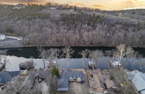 Foggy River Retreat - For 16 - Foto 78