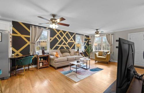 Spacious-5 Beds! 3 Mi to Mohegan - Foto 1