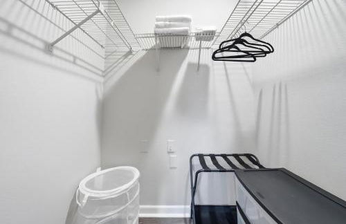 Modern 2BR2BA w King Bed, Pool Gym #10 - Foto 14