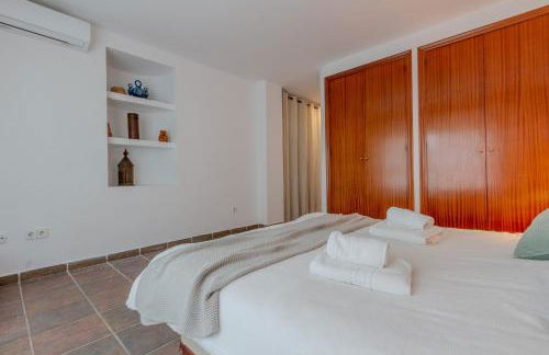 The Ocean Retreat - Beach Villa 30m next to the sea - Photo 62