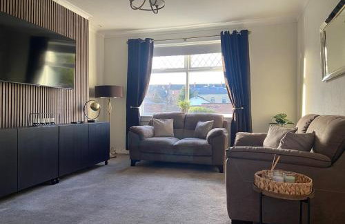 3BR Sleeps 6 Free Parking Near Glasgow City - Foto 1