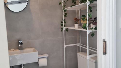 Brand New Studio Apartment! - Photo 3