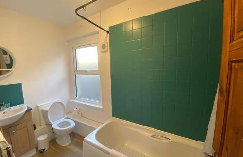 Convenient 3 bed Swansea house close to City & Bay - Foto 11