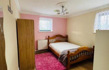 Charming 2 Bedroom Flat with Urban Views - Foto 18