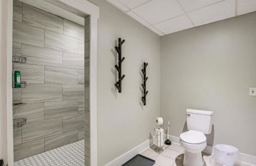 Lake Hartwell Getaway with Private Dock and Fire Pit! - Foto 28