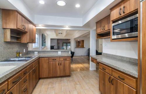 4 Bedroom house large pool & spa in prime location - Foto 31