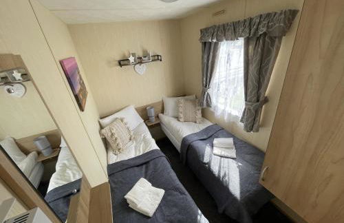 3 Bedroom Caravan, Edi Rita, Robin Hood, Pet Friendly - Photo 9