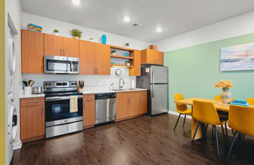 NEW Shoreline 401 2BR Condo Near Downtown and Bay - Foto 36