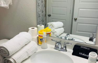 Charming Retreat Modern Luxury Family Sleeps 10 - Foto 22