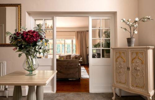 Downwood Vineyard Manor House in Idyllic Countryside - Photo 7