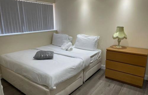 5 Bedroom House by monishortlets - Foto 9