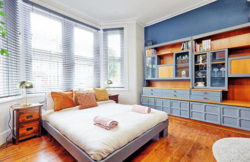 Beautiful 5 bed house, relaxing garden and driveway parking 10 min to the beach - Foto 52