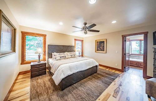 Upscale Hot Tub Wildlife Views - Photo 28