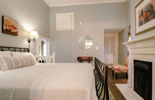 The Irish Bar near Bay Historic Savannah - Photo 13