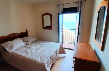 Beachfront Penthouse 3 double bedrooms, 2 bathrooms - Photo 16