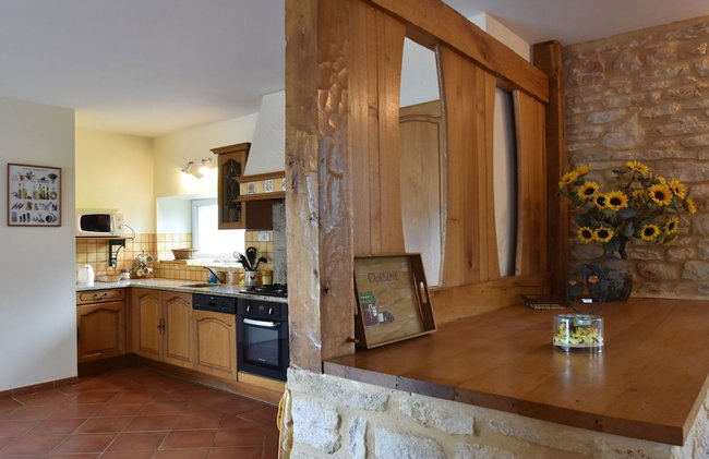 Spacious Holiday Home in Besse With Swimming Pool - Foto 11