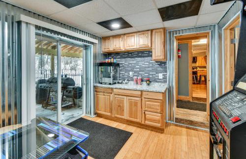 Home Theater and Hot Tub! Home Near Higgins Lake - Foto 9