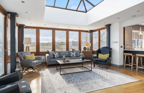 Oaktree Lodge - Luxury Cottage, Hot Tub, Sea Views - Foto 52