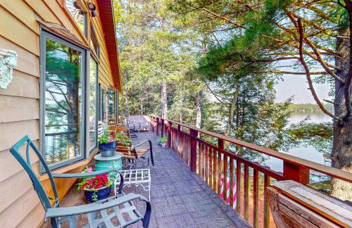 Two Sisters Lakeside - Photo 3