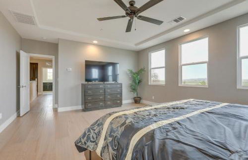 Luxe Roseville Home with Pool and Hot Tub! - Foto 18