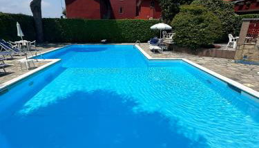 Apartment with swimming pool - Photo 2