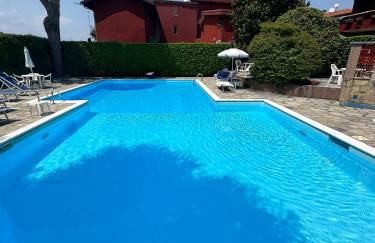Apartment with swimming pool - Photo 2