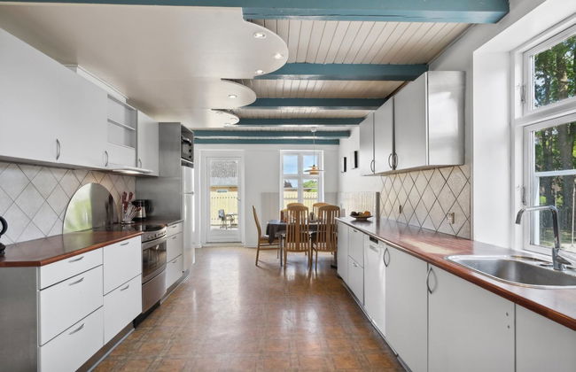 "Essie" - 20km from the sea - Foto 21