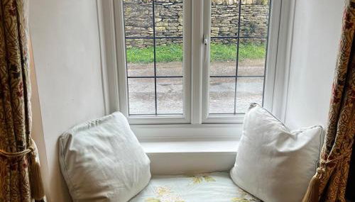 Charming Cotswold cottage with stunning views - Foto 5