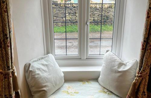 Charming Cotswold cottage with stunning views - Foto 5