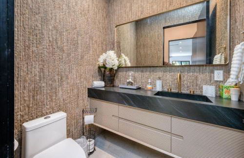 Luxury 6BR Beverly Hills Villa with Pool and Views - Photo 10