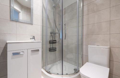 Maple House - Photo 24