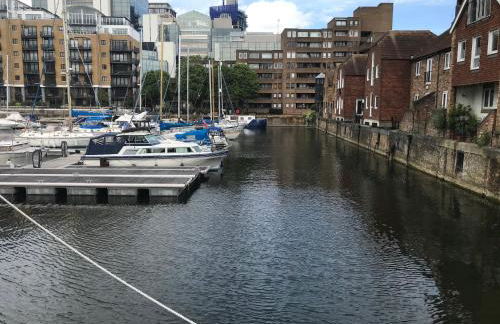 Entire Boat at St Katherine Docks 2 Available select using room options - Photo 62