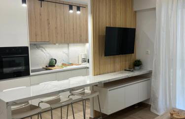 -Fully Renovated- A cozy and warm place at the beach of Gribovo - Foto 1