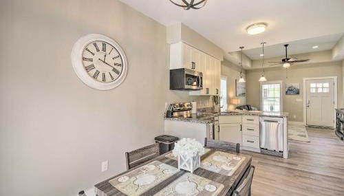 Ocean Isle Beach Home with Shared Lanai and Grill - Foto 3