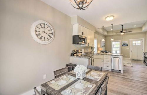 Ocean Isle Beach Home with Shared Lanai and Grill - Foto 3