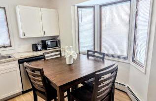 Spacious Downtown 2-bdrm Apartment - Photo 62